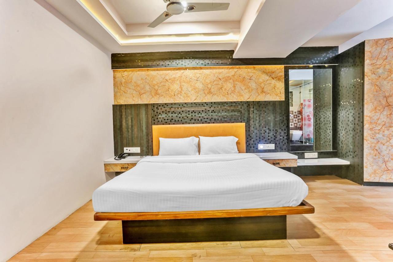 Oyo Flagship 83396 Hotel Vinyasa Residency Mumbai Exterior photo